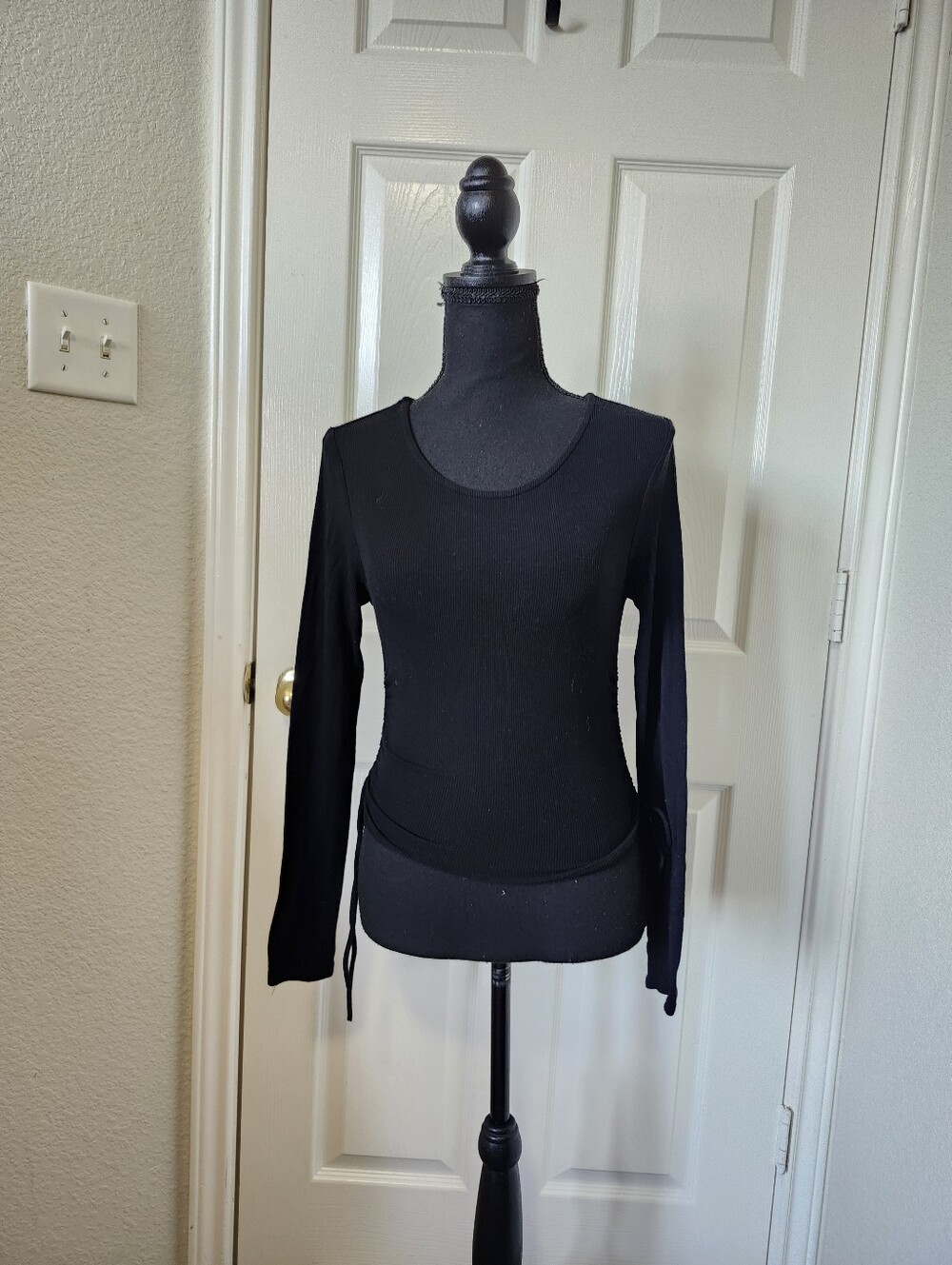 White Fox Boutique Black Long-Sleeve Scoop Neck Top